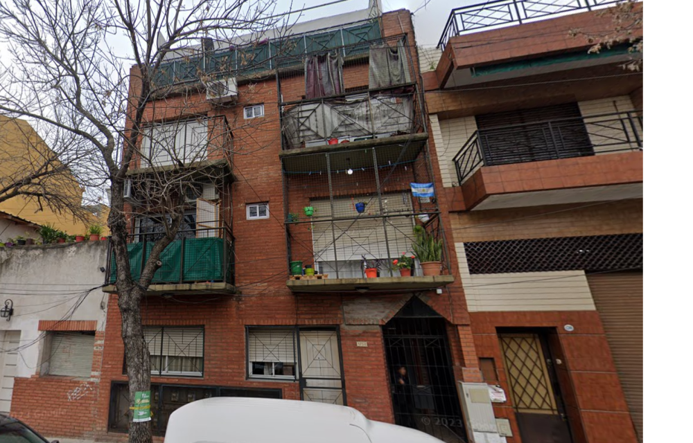 Albarracin 1700 Parque Chacabuco Departamento 2  ambientes  En Venta -0