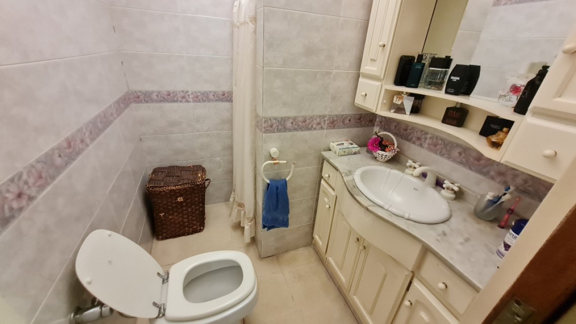 Tres Arroyos 3800 Floresta Casa 5  ambientes  En Venta F9PG -3