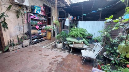 Oportunidad local + vivienda en el fondo